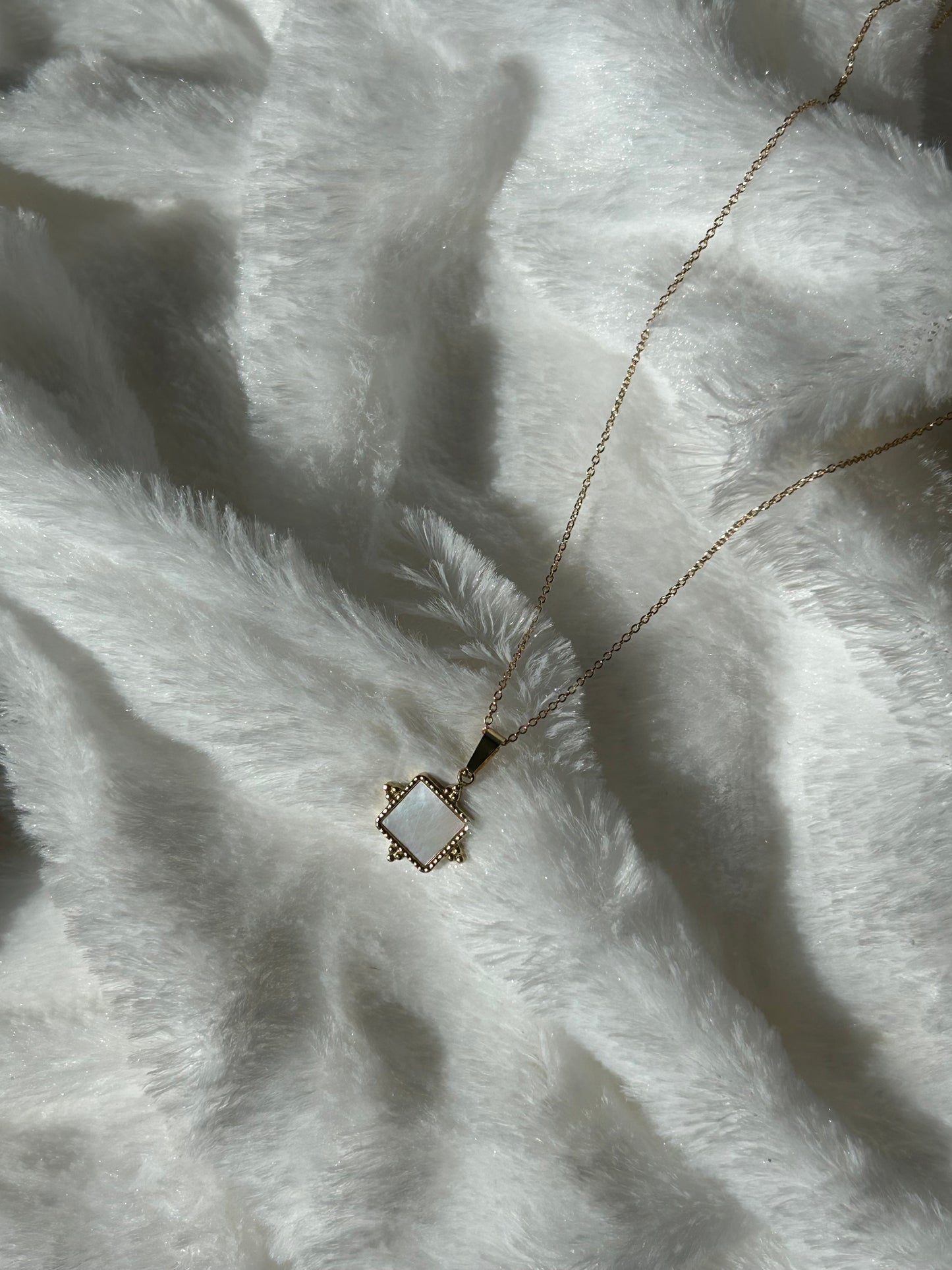 Snow White & Golden Glow Pendant Set