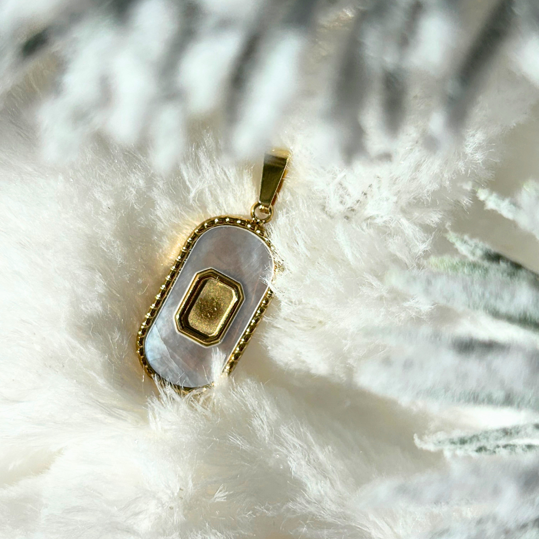 Snow White & Golden Glow Pendant Set