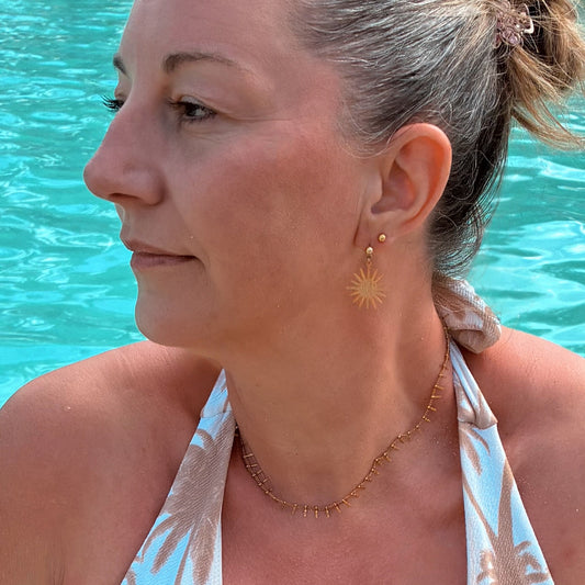 The Golden Glimmer Necklace