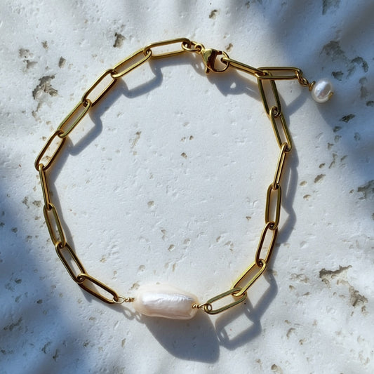 The Jenna Paperclip Pearl Bracelet